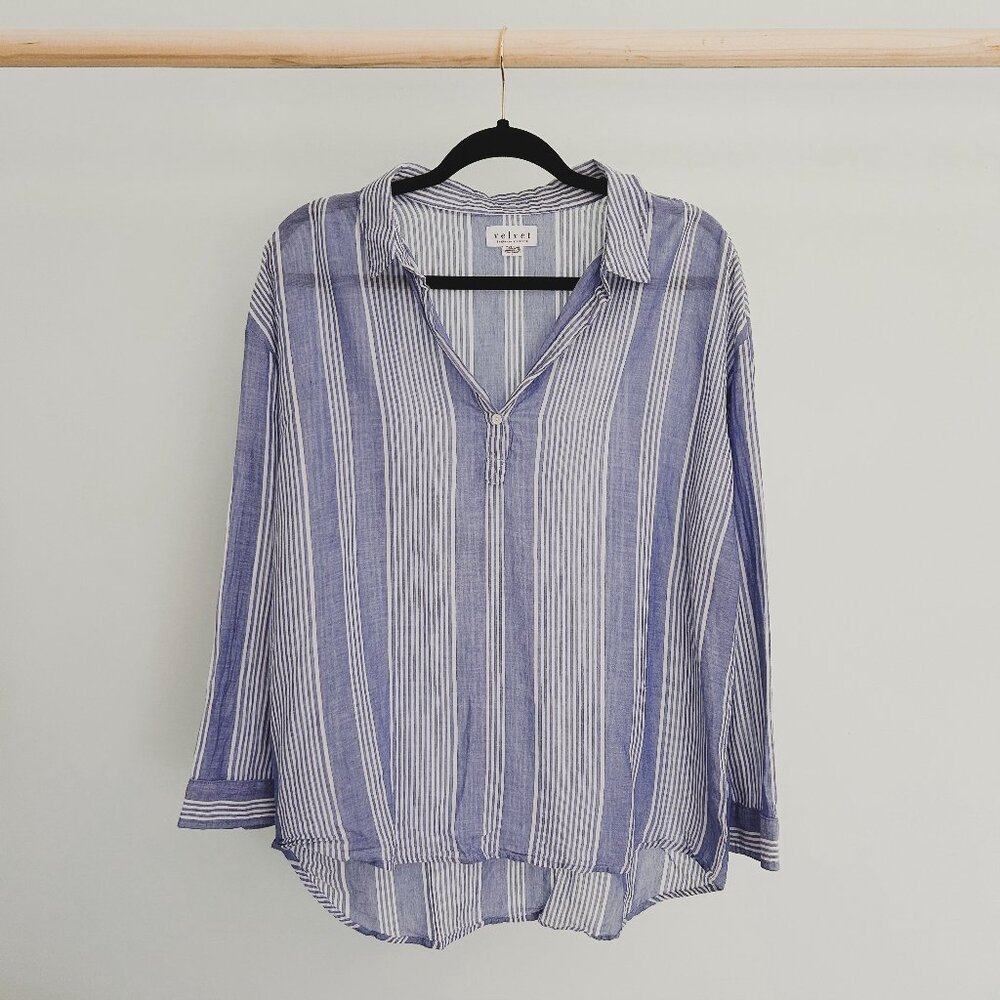 Velvet By Graham & Spencer Blue and White Stripe 100% Cotton Shirt - Large